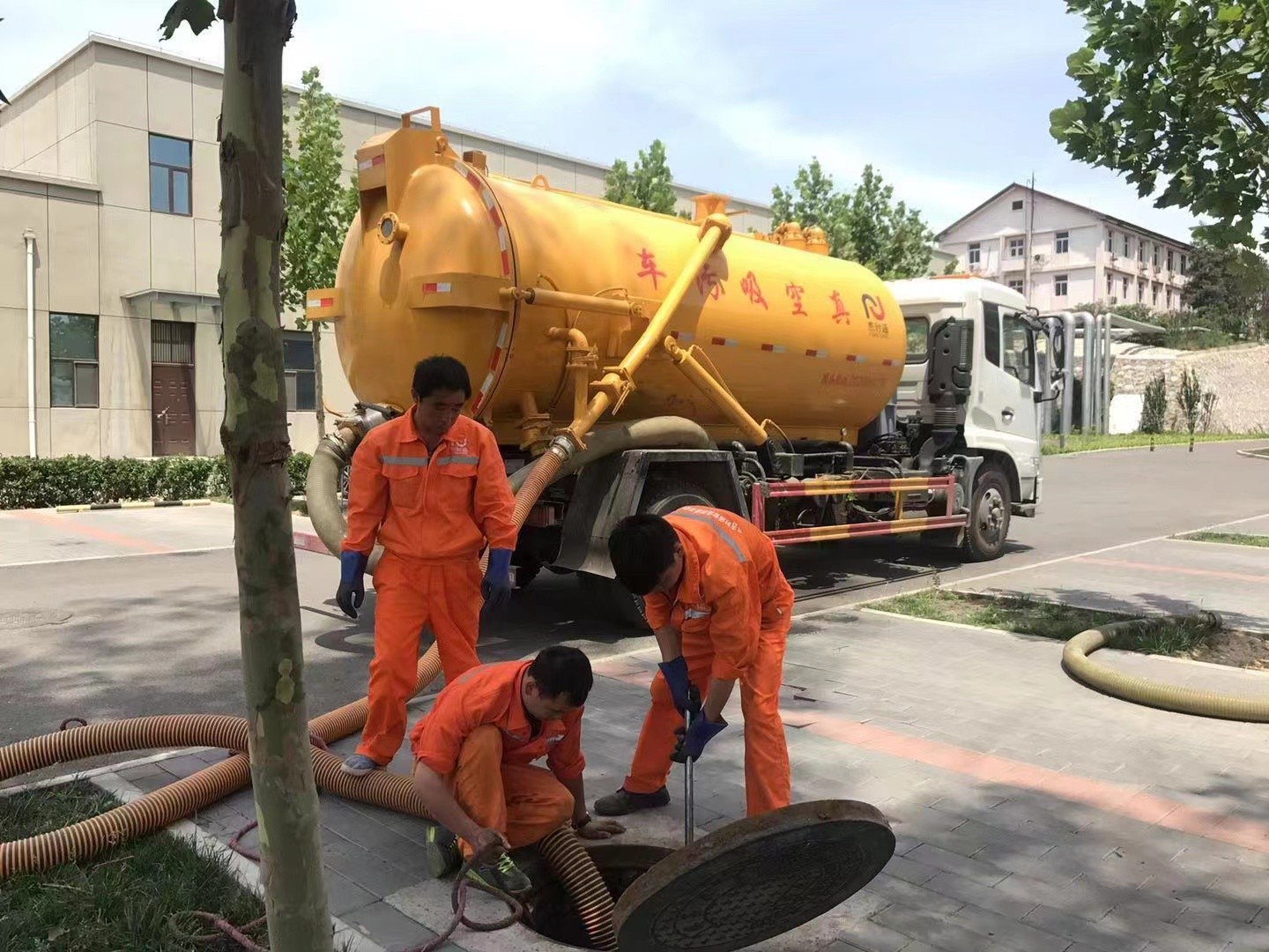 皮山化粪池清理与5-8吨吸粪车施工效率分析